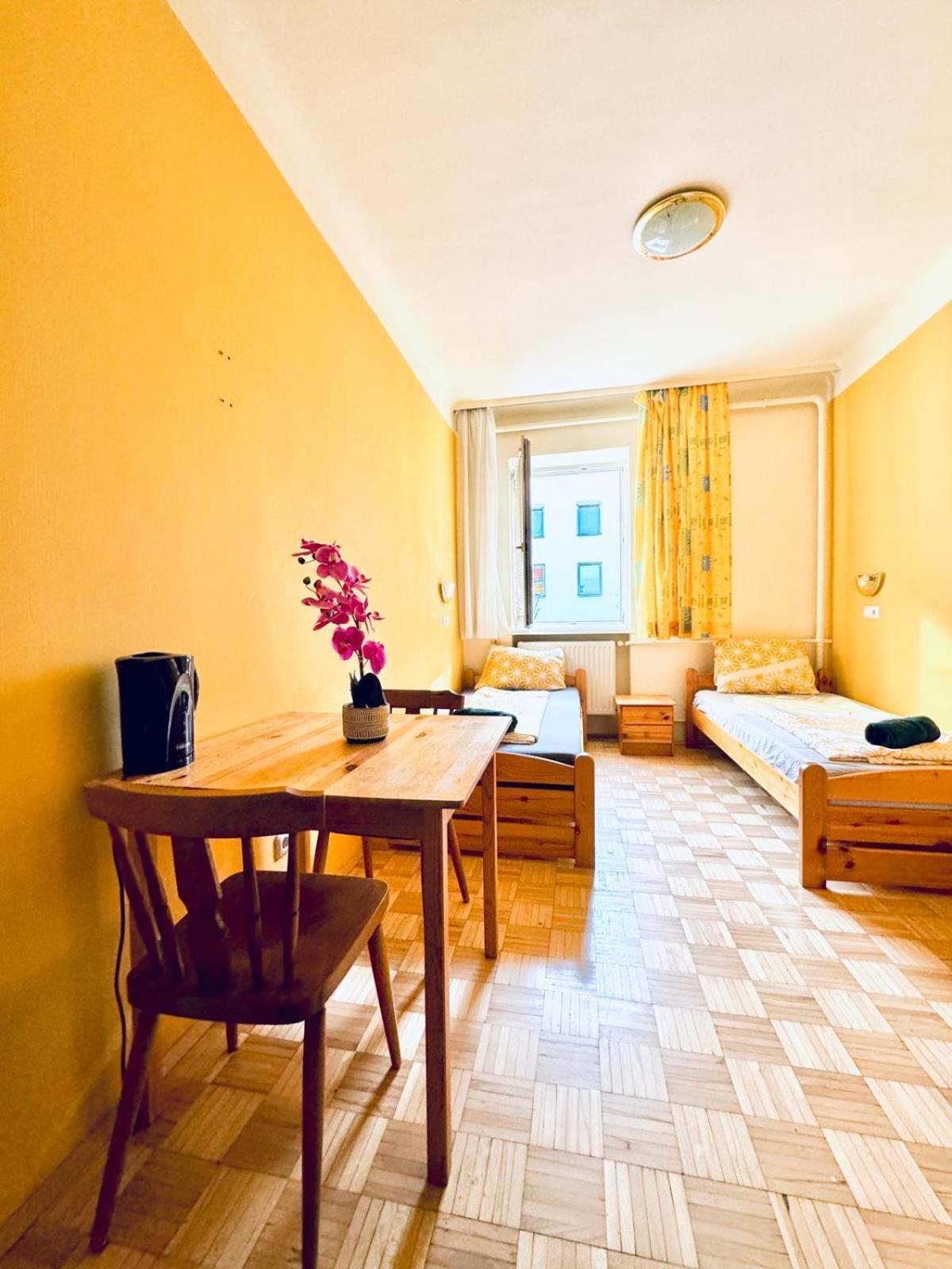 Affordable Central Rooms, 10-Min To Lugner City Wien Exterior foto
