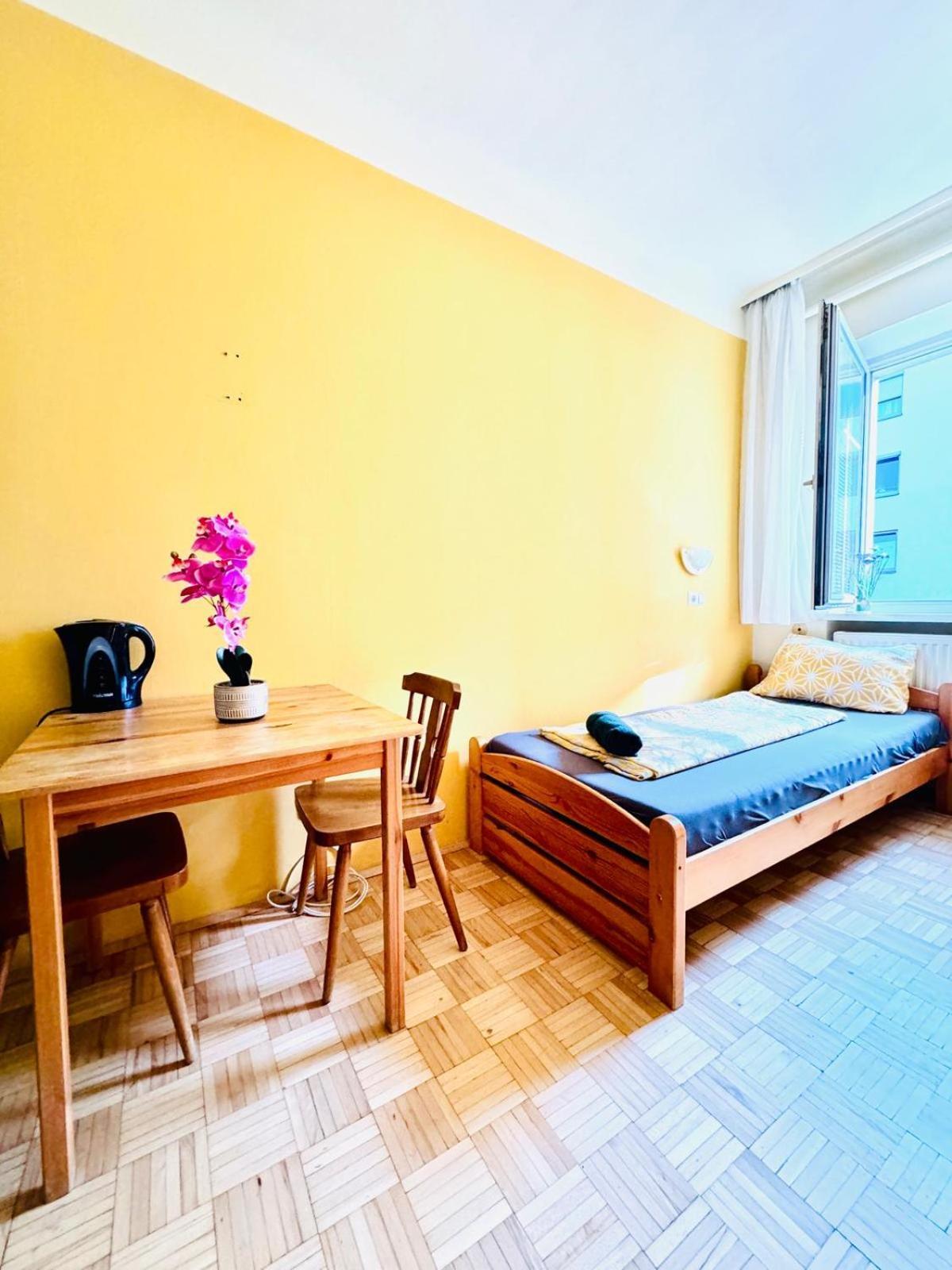 Affordable Central Rooms, 10-Min To Lugner City Wien Exterior foto
